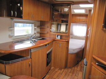 Prodám karavan Hobby 540 ufe,model 2008 + mover + předstan. - 7