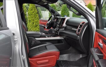 Dodge RAM 1500 Rebel – 5.7 HEMI, WARN VR 12-S, LED - 7