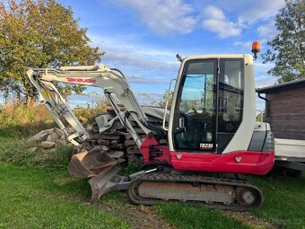 Minibagr Takeuchi TB235 - 7