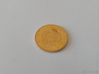 Zlatá mince Un Argentino (Cinco Pesos) - 7