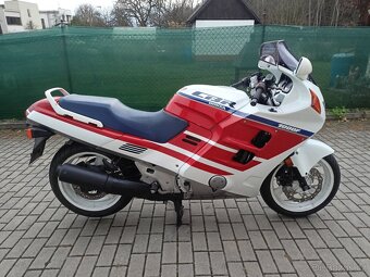 Honda CBR 1000f - 7