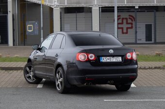 Volkswagen Jetta 1.9 TDI Sportline - 7