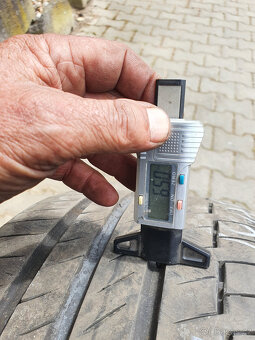 245/45 R 19 Y XL Continentál letní - 7