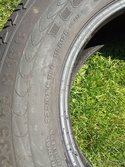 2 letní pneumatiky Continental 235/65/16C 6,6mm - 7