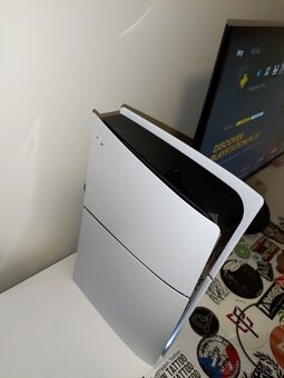 Prodám kompletní herní sestavu PlayStation 5 s mechanikou - 7