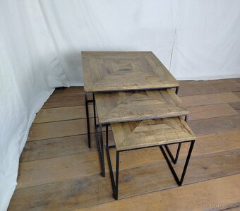 Sada hnízdových stolečků - 7