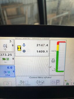 Kombajn sklízecí mlátička John Deere T 560 - 7