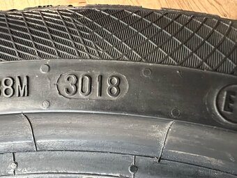 Continental winter contact 215/45/18 - 7