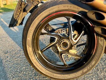 MV AGUSTA BRUTALE 800RR - 7