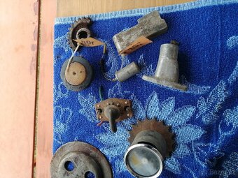 Náhradní díly Jawa, ČZ , úklid garáže - 7