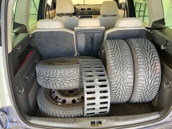 Škoda Roomster 1.4i 16V - 2009 - Panorama - tažné - 2x sada - 7