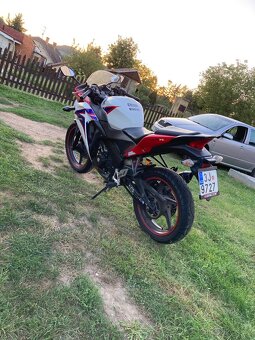 Honda CBR125R 2012 - 7