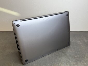 Macbook Pro 16" 2019 / I7 / 16GB / 512GB / Space gray - 7