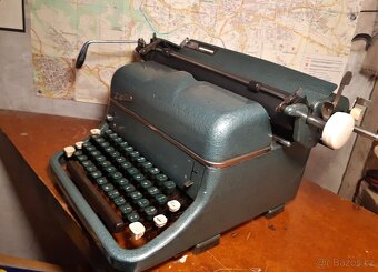 Psací stroj Zeta z roku 1957, kladívkový lak - 7