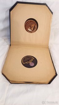 Starožitný gramofon na kličku - 7
