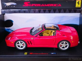 Modely Ferrari 1:18 HotWheels ELITE - 7