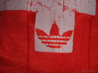 Manchester United 198283 Obnošený zápasový dres s číslem 4 A - 7