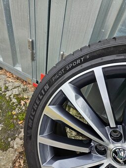 Letní alu kola Trinity 19" Škoda Superb L&K 235/40 R19 - 7