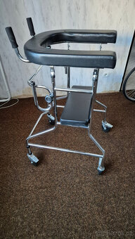 Prodám mechanický invalidní vozík + - 7