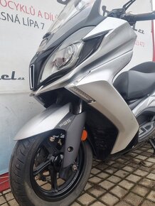 Kymco DownTown 300 - 7