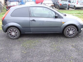 Prodám Ford Fiesta Mk5 1.25 55kw 2004 3dv - 7