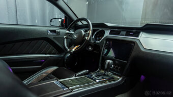 Ford Mustang - 7