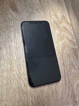 Apple iPhone Xs 256GB Černý - 7