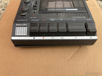 Magnetofon kazetový přenosný PHILIPS N 2235 za 1.000 kč - 7