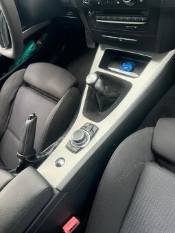 Prodám BMW 335ix e91 manuál - 7