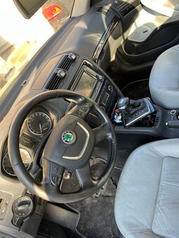 prodám náhradní díly Škoda Octavia 2 facelift i ne facelift - 7