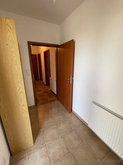 Pronájem bytu 2+kk se zahradou - 7