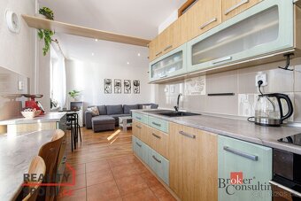 Převod dr. podílu, byty/2+kk, 49 m2, Dr. E. Beneše 102/22, 7 - 7