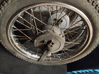 Původní kola včetně brzdových štítu ČZ - 7