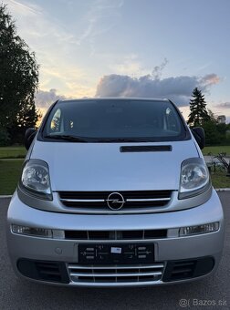 Opel Vivaro Life 2.5 Cdti 145ps • 9- miestný buss • - 7