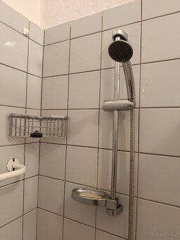 Sprchový kout, madla, koupelnové vybavení - 7