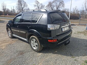 Mitsubishi outlander 2.2 DI-D,4x4,rok 2011 - 7