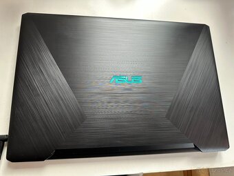 Herní notebook Asus X570Z - 7