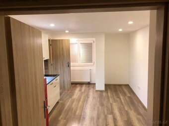 1+kk Olomouc Zeyerova 26m2, bez RK , cena 8500,- Kč - 7