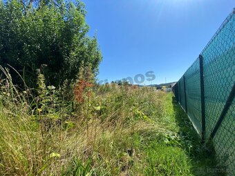 Prodej zasíťované stavební parcely 845 m2 ve Zvěstově, okr.  - 7