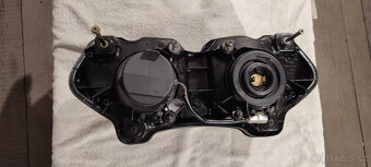 Suzuki SV 650S 99-02 Přední světlomet - 7