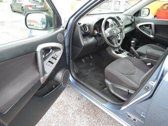 Toyota Rav4 2,2 D-4D Servis 170tkm 2007 - 7