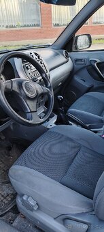 Toyota Rav 4 - 7