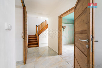Prodej rodinného domu, 1163 m², Zalužany - 7