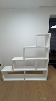 Schodový regál - 7