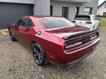 Dodge Challenger 5.7 HEMI automatická převodovka, kožené čal - 7