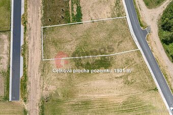Stavební pozemek v obci Káraný, s výměrou 1901 m2 - 7