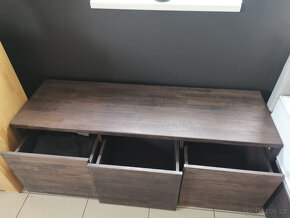 Postel typu boxspring z bukového masivu s čalouněným čelem - 7