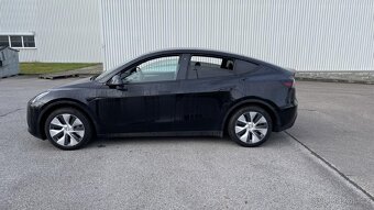 Tesla Model Y RWD (2022) - 7