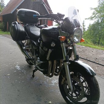 Suzuki GSX 1400 - 7