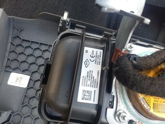 RENAULT TRAFIC 3 AIRBAGY SADA VČ. PYROPASŮ A JEDNOTKY OK - 7